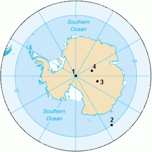 1: South Geographic Pole, 2: South Magnetic Pole (2007), 3: South Geomagnetic Pole, 4: South Pole of Inaccessibility