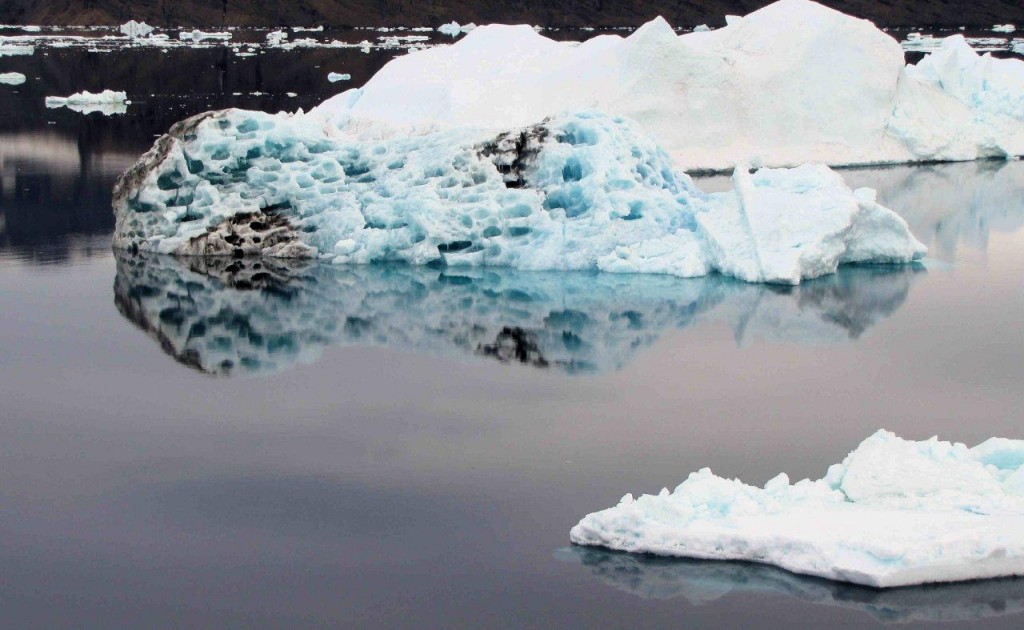 prince-gustav-channel-iceberg