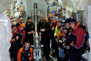 The whole team after completing drilling. N. Bertler photo.